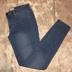 𝗛𝗢𝗟𝗟𝗜𝗦𝗧𝗘𝗥 - LowRise Jean Legging